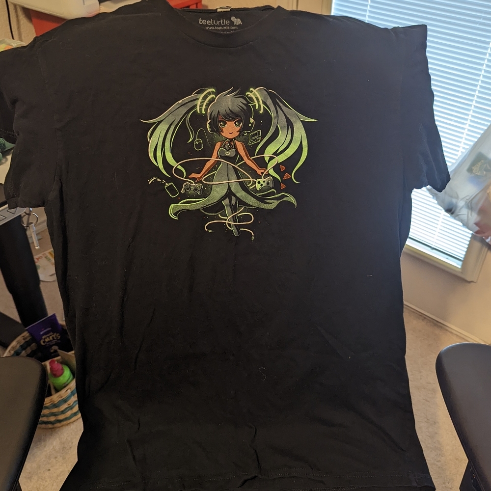 Teeturtle anime shirt - Picture 1 of 4